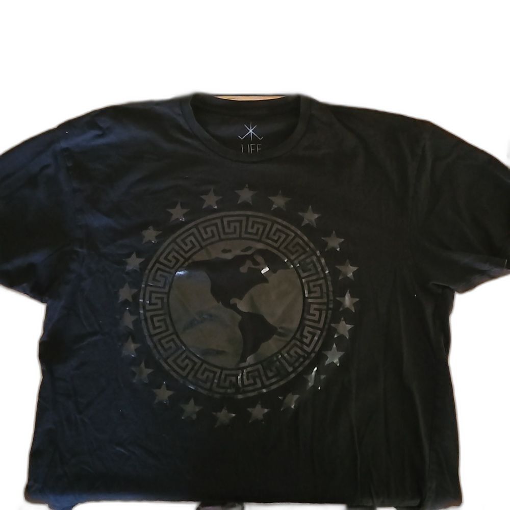 Life Clothing Co Women's T-shirt - Black on Black " The World is Yours" size XL